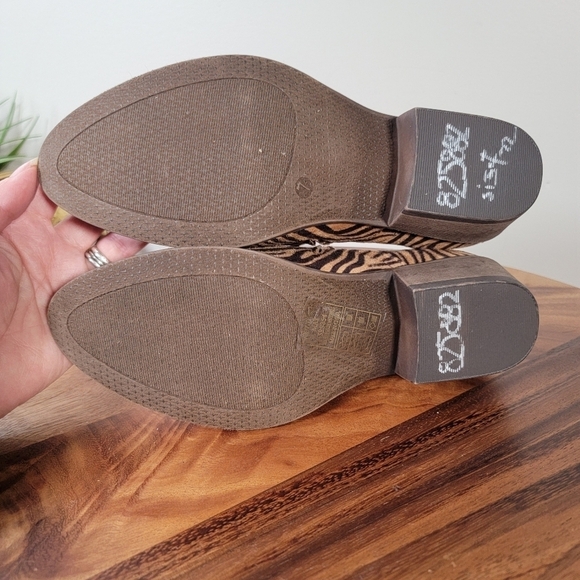 Pierre Dumas May Zebra Animal Print Ankle Boots Loafers Shooties Booties Size 7 - Picture 9 of 12